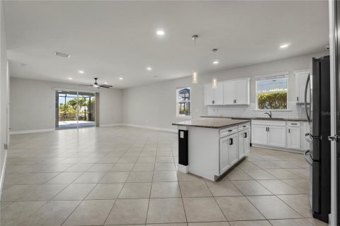 Villa ou maison à vendre à Punta Gorda, Floride: 3 chambres, 201.04 m2 № 2314601 - photo 5