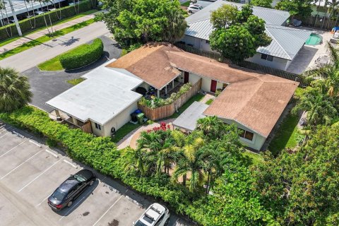 Commercial property in Fort Lauderdale, Florida 213.68 sq.m. № 2081748 - photo 10