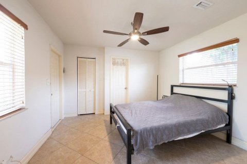 Commercial property in Fort Lauderdale, Florida 213.68 sq.m. № 2081748 - photo 11