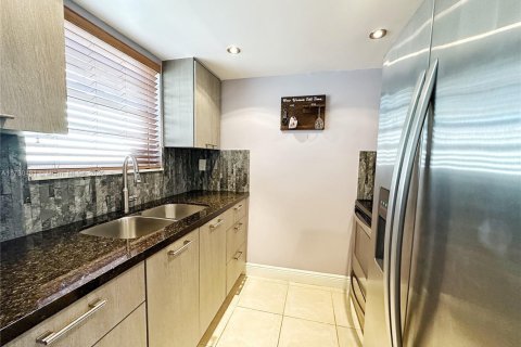Condominio en venta en Miami, Florida, 1 dormitorio, 74.41 m2 № 1764655 - foto 2