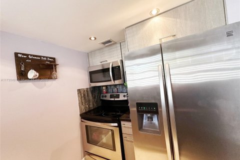 Condominio en venta en Miami, Florida, 1 dormitorio, 74.41 m2 № 1764655 - foto 3