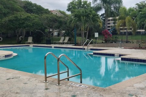 Снять в аренду кондоминиум в Делрей-Бич, Флорида 2 спальни, 96.8м2, № 2006051 - фото 12