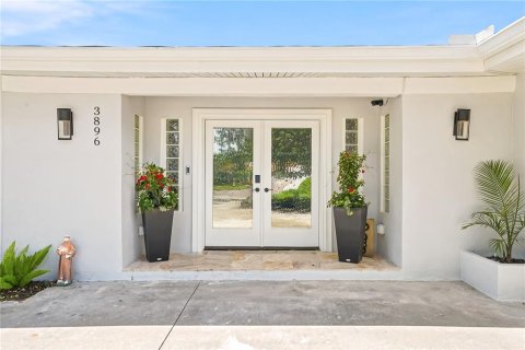 House in Saint Petersburg, Florida 3 bedrooms, 274.71 sq.m. № 2203212 - photo 6