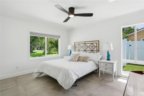 House in Saint Petersburg, Florida 3 bedrooms, 274.71 sq.m. № 2203212 - photo 29
