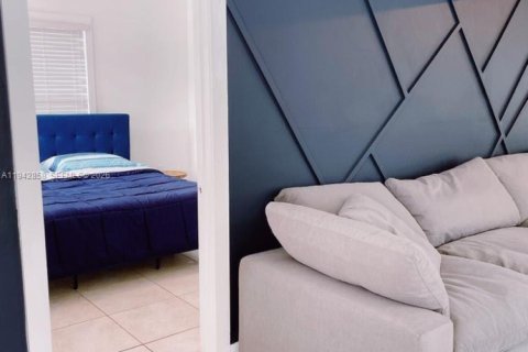 Villa ou maison à louer à Miami, Floride: 3 chambres, 155.89 m2 № 1999134 - photo 11