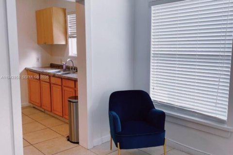 Villa ou maison à louer à Miami, Floride: 3 chambres, 155.89 m2 № 1999134 - photo 24