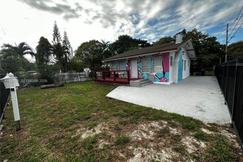 Villa ou maison à Miami, Floride 3 chambres, 155.89 m2 № 1999134
