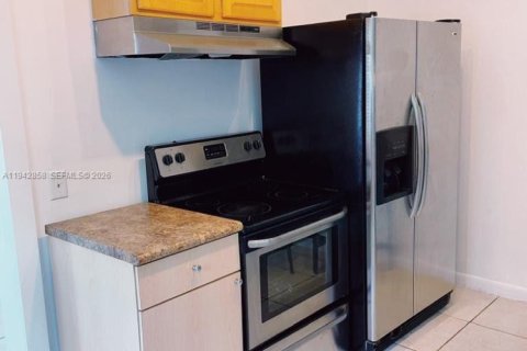 Villa ou maison à louer à Miami, Floride: 3 chambres, 155.89 m2 № 1999134 - photo 21