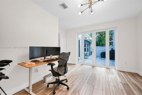 Townhouse in Hollywood, Florida 3 bedrooms, 149.02 sq.m. № 1991357 - photo 22