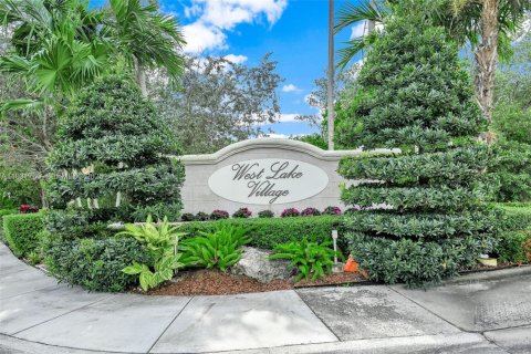 Townhouse in Hollywood, Florida 3 bedrooms, 149.02 sq.m. № 1991357 - photo 2