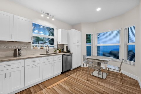 Townhouse in Hollywood, Florida 3 bedrooms, 149.02 sq.m. № 1991357 - photo 17