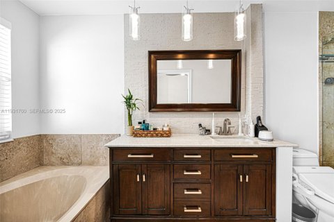 Townhouse in Hollywood, Florida 3 bedrooms, 149.02 sq.m. № 1991357 - photo 29