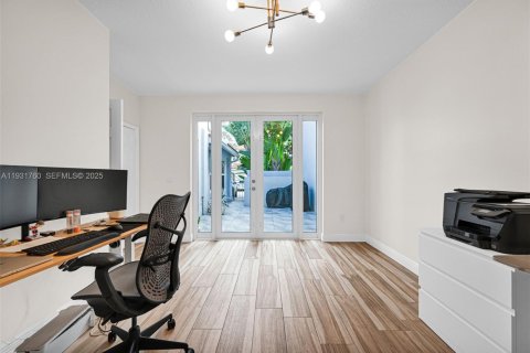 Townhouse in Hollywood, Florida 3 bedrooms, 149.02 sq.m. № 1991357 - photo 23