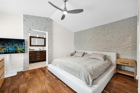 Townhouse in Hollywood, Florida 3 bedrooms, 149.02 sq.m. № 1991357 - photo 25