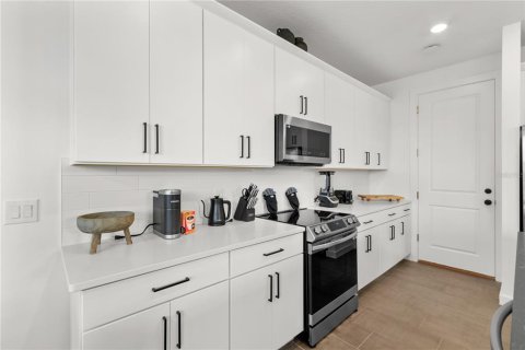 Townhouse in Davenport, Florida 3 bedrooms, 139.35 sq.m. № 1351452 - photo 8