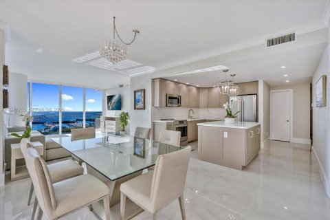 Condominio en venta en Miami, Florida, 2 dormitorios, 142.14 m2 № 2032896 - foto 3