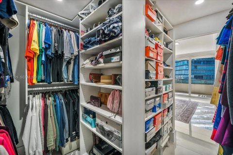 Condominio en venta en Miami, Florida, 2 dormitorios, 142.14 m2 № 2032896 - foto 11