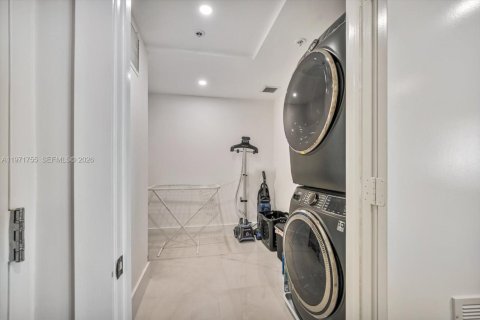 Condominio en venta en Miami, Florida, 2 dormitorios, 142.14 m2 № 2032896 - foto 23