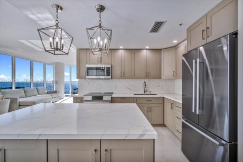Condominio en venta en Miami, Florida, 2 dormitorios, 142.14 m2 № 2032896 - foto 6