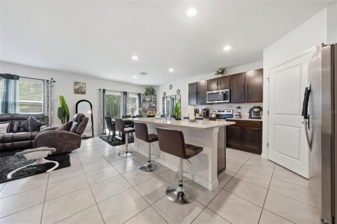 House in Ocala, Florida 5 bedrooms, 247.21 sq.m. № 2342632 - photo 11