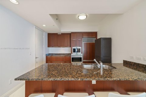 Condominio en venta en Sunny Isles Beach, Florida, 2 dormitorios № 1863507 - foto 7