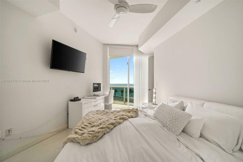 Condominio en venta en Sunny Isles Beach, Florida, 2 dormitorios № 1863507 - foto 16