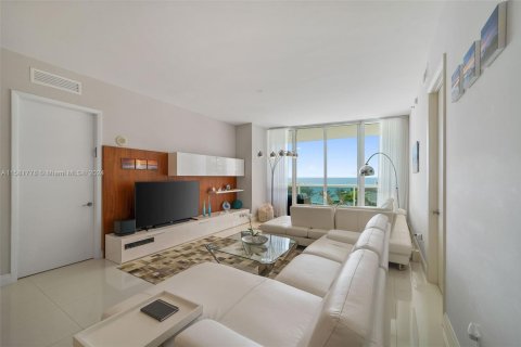 Condominio en venta en Sunny Isles Beach, Florida, 2 dormitorios № 1863507 - foto 11