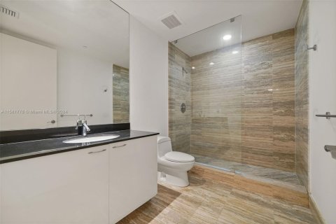 Condominio en venta en Sunny Isles Beach, Florida, 2 dormitorios № 1863507 - foto 27