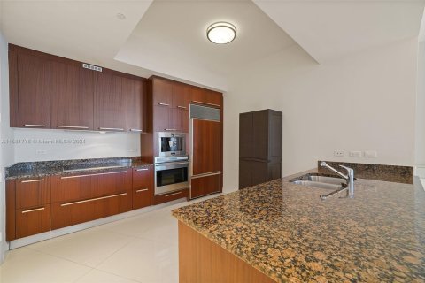 Condominio en venta en Sunny Isles Beach, Florida, 2 dormitorios № 1863507 - foto 8