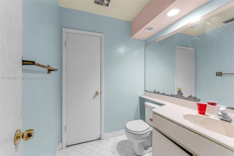 Condo in Miami, Florida, 3 bedrooms  № 1990754 - photo 18