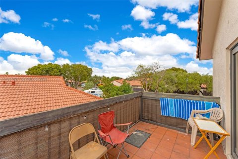 Condo in Miami, Florida, 3 bedrooms  № 1990754 - photo 20