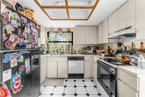 Condo in Miami, Florida, 3 bedrooms  № 1990754 - photo 6