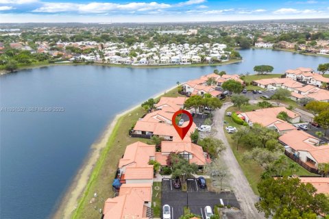 Condo in Miami, Florida, 3 bedrooms  № 1990754 - photo 25