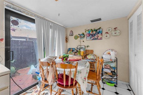 Condo in Miami, Florida, 3 bedrooms  № 1990754 - photo 7