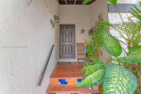 Condo in Miami, Florida, 3 bedrooms  № 1990754 - photo 3