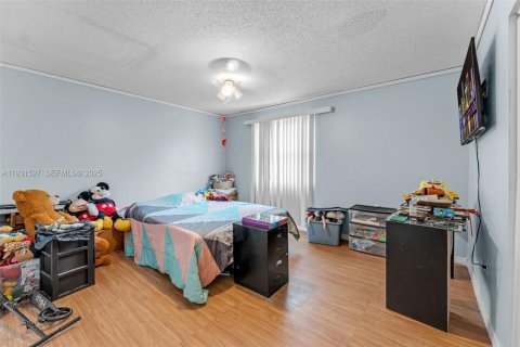 Condo in Miami, Florida, 3 bedrooms  № 1990754 - photo 17