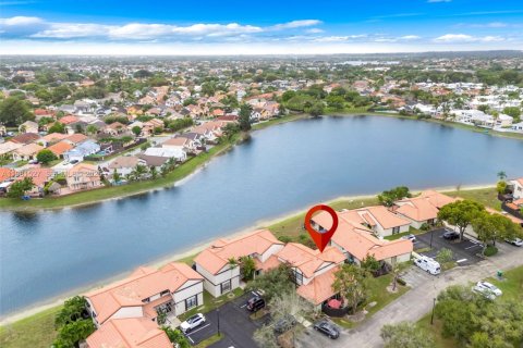 Condo in Miami, Florida, 3 bedrooms  № 1990754 - photo 26