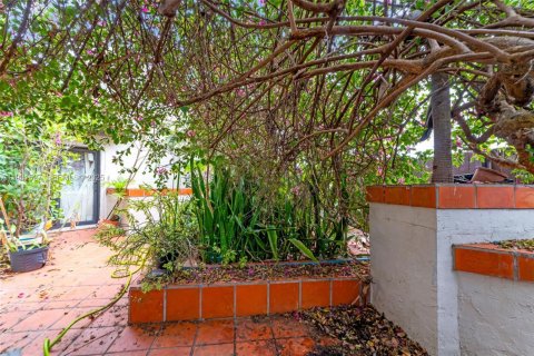 Condo in Miami, Florida, 3 bedrooms  № 1990754 - photo 23