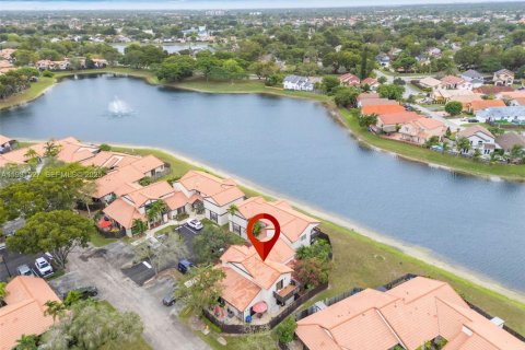 Condo in Miami, Florida, 3 bedrooms  № 1990754 - photo 27