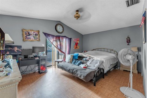 Condo in Miami, Florida, 3 bedrooms  № 1990754 - photo 13