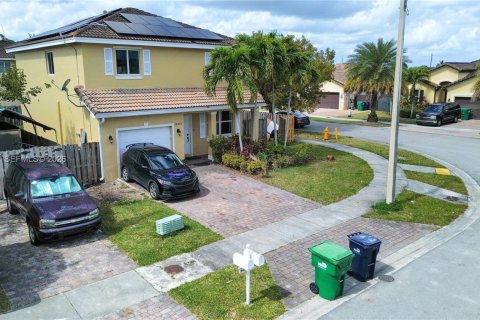 Casa en venta en Homestead, Florida, 5 dormitorios, 199.37 m2 № 2031817 - foto 4