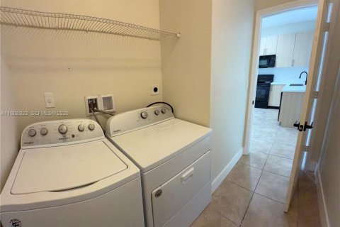 Casa en venta en Homestead, Florida, 5 dormitorios, 199.37 m2 № 2031817 - foto 25