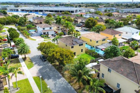 Casa en venta en Homestead, Florida, 5 dormitorios, 199.37 m2 № 2031817 - foto 10