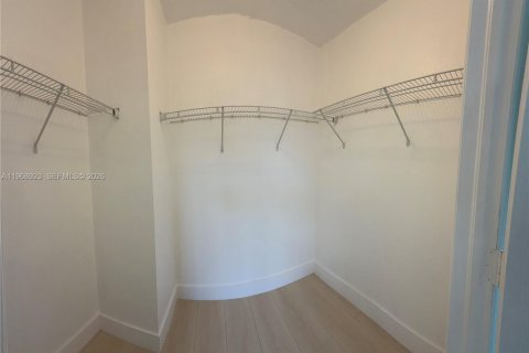 Casa en venta en Homestead, Florida, 5 dormitorios, 199.37 m2 № 2031817 - foto 30