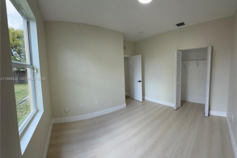 Casa en venta en Homestead, Florida, 5 dormitorios, 199.37 m2 № 2031817 - foto 20