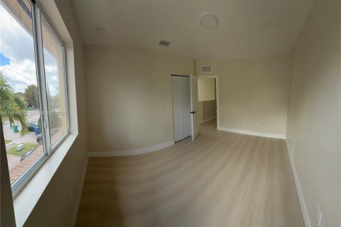 Casa en venta en Homestead, Florida, 5 dormitorios, 199.37 m2 № 2031817 - foto 22