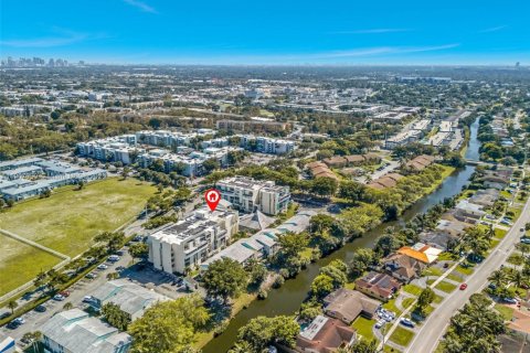 Condo in Lauderhill, Florida, 1 bedroom № 1963804 - photo 22