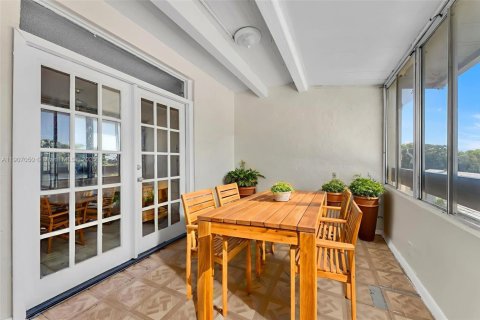 Condo in Lauderhill, Florida, 1 bedroom № 1963804 - photo 19