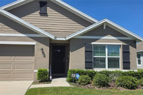 House in Zephyrhills, Florida 4 bedrooms, 171.5 sq.m. № 2429567 - photo 2