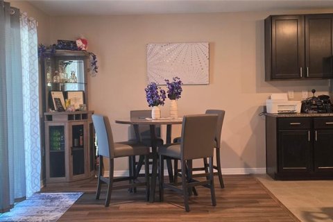 House in Zephyrhills, Florida 4 bedrooms, 171.5 sq.m. № 2429567 - photo 5